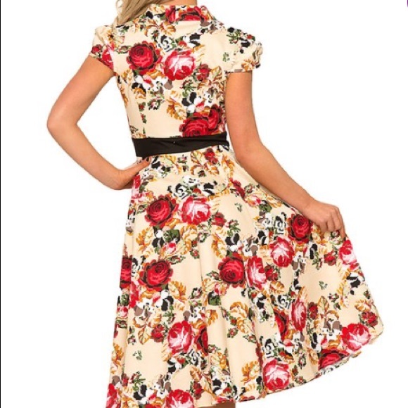 XL H&R Hearts & Roses Pixilated Floral Dress - Picture 2 of 11